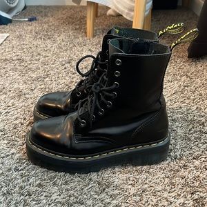 Dr. Martens JADON BOOT SMOOTH LEATHER PLATFORMS SIZE 9 US